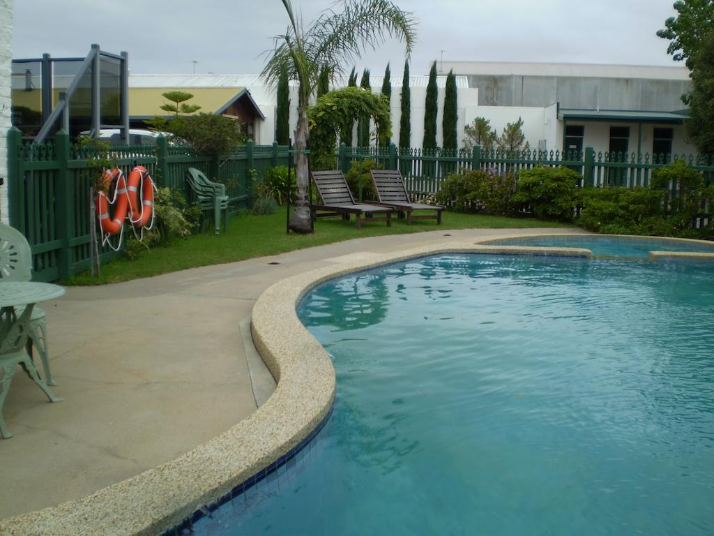 Banjo Paterson Motor Inn Lakes Entrance Eksteriør bilde