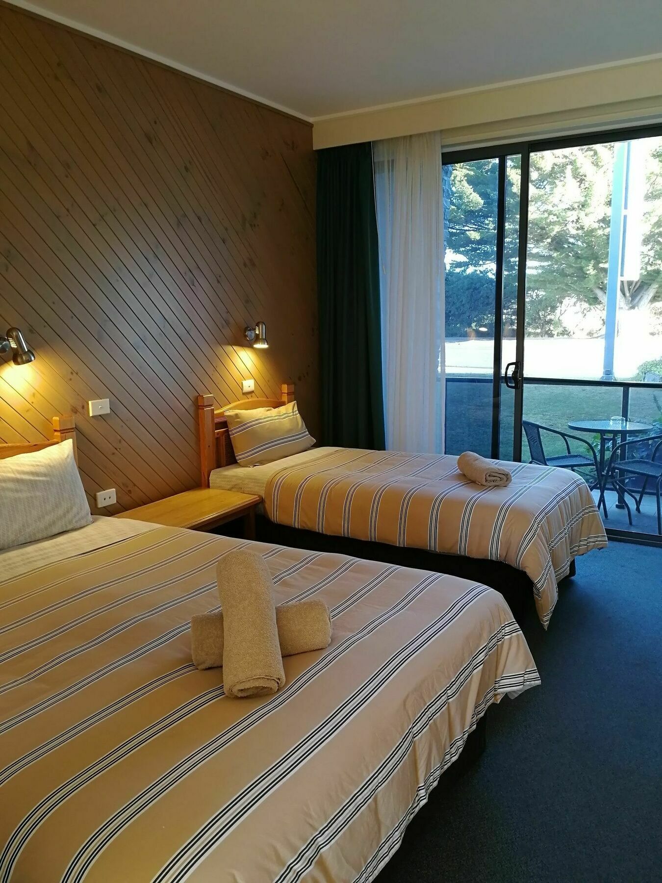 Banjo Paterson Motor Inn Lakes Entrance Eksteriør bilde