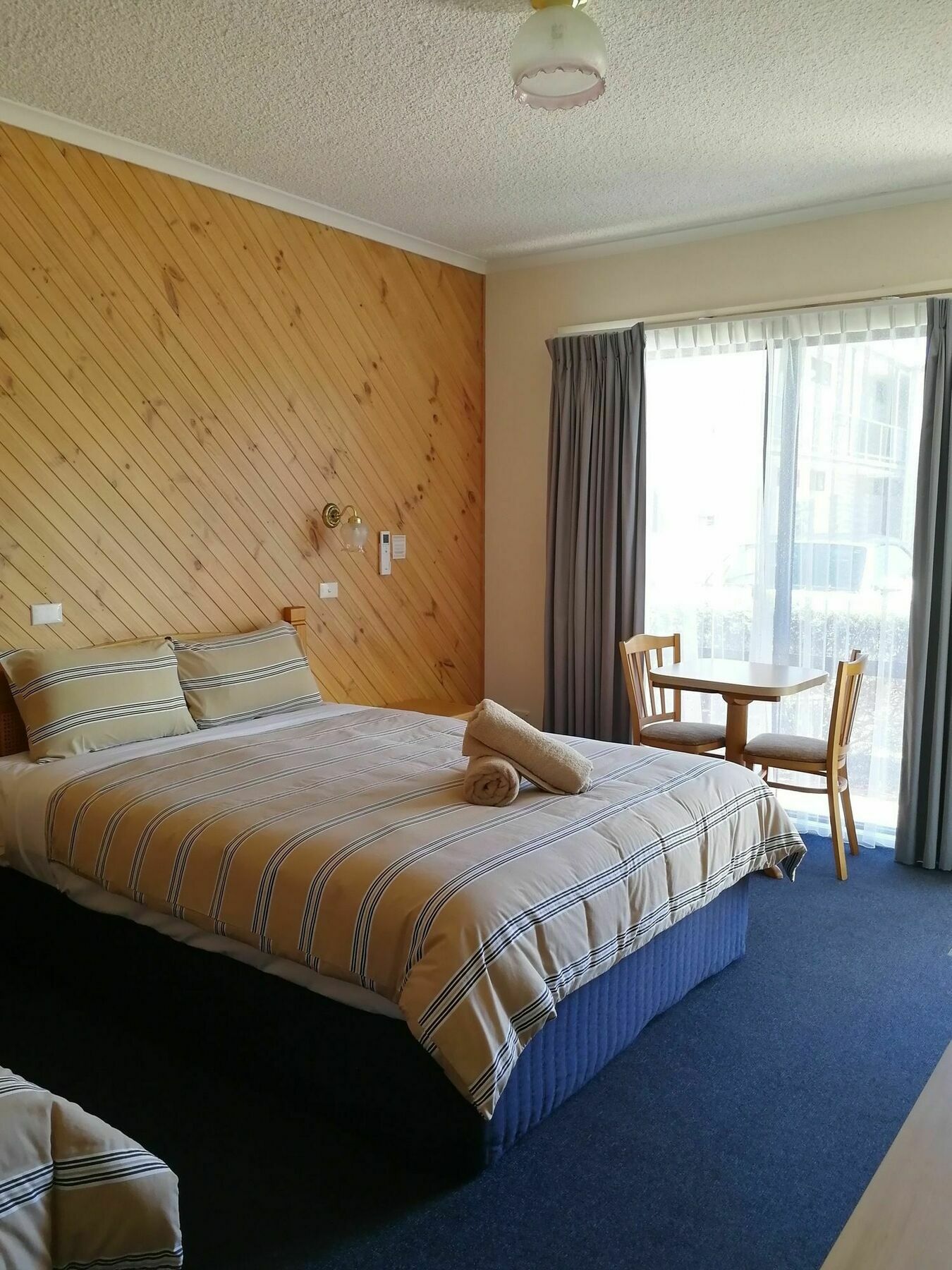 Banjo Paterson Motor Inn Lakes Entrance Eksteriør bilde